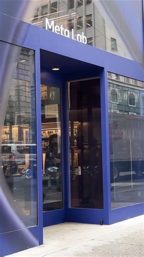 Optik Seis on Instagram: "Stepping into the Meta Lab pop-up on Fifth Avenue, New York City."