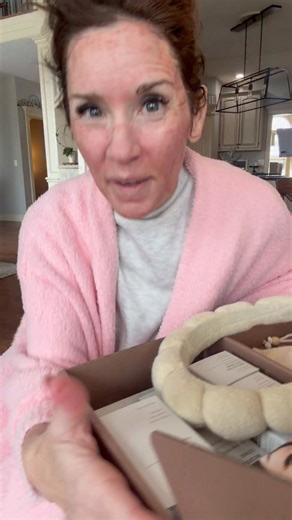 Looking for a non toxic skincare line?! Rowe Casa is launching a brand new skincare line! Excited to try it all out! Love me some Rowe Casa 🙌 ⬇️ grab your below & save | Lori Conway