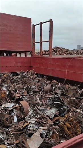 Iron scrap loading in bulk carrier ship#youtubeshorts#scrap#bulk#denmark#shortsfeed#subscribe