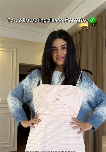 Declutter ✅ Clothes get a new home ✅ More money ✅ a win-win if you ask me! @eBay UK #eBaySellingUK