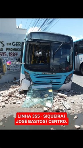 𝐒𝐓𝐔 𝐂𝐄𝐀𝐑Á 🚍🇧🇷 on Instagram: "No início da tarde desta sexta-feira, um ônibus que fazia a linha 355 – Siqueira/José Bastos/Centro colidiu com um imóvel localizado na avenida Augusto dos Anjos. Segundo informações preliminares, a barra de direção do veículo, que estava lotado de passageiros, teria quebrado, provocando a perda de controle. Apesar do impacto e do susto, o acidente resultou apenas em danos materiais. Passageiros relataram que tudo aconteceu de forma muito rápida e sem qualq