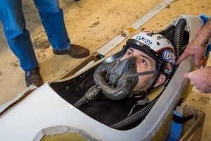 La tentative de « nouveau record du monde » de François Pervis en vélo couché caréné