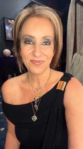 No more resolutions! 2026 is the year of inspiration. I hope you will join me for my online Living YOUniversity program where we are focusing on creativity all month long in January and we start next week. It’s the time to register 🌹 You can find the link in bio. Happy new year! | Sage Goddess