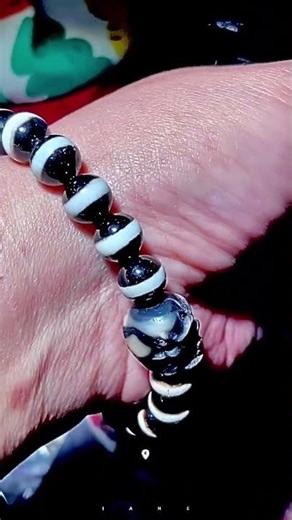 西藏白芯龍六老天珠+藥師天珠+尸尸 #西藏天珠