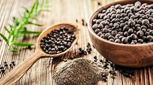 10 Surprising Health Benefits Of Black Pepper [INFOGRAPHIC] | Well.Org