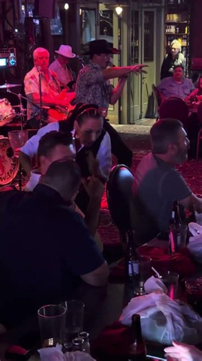 Restaurant Visalia CA | Always Live Music at CrawDaddys | Visalia CA Restaurant