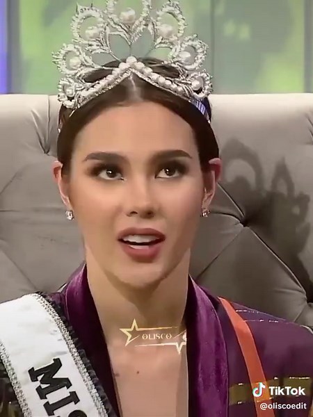 Did You Know? behind the not working parole lights of Catriona Gray National Costume #missuniversephilippines #catrionamagnayongray #olisco