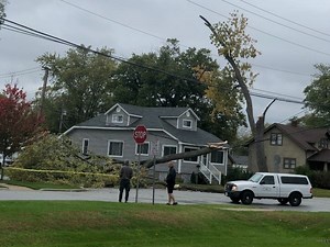 45 MPH Wind Gusts Expected, Power Outages Reported Across IL