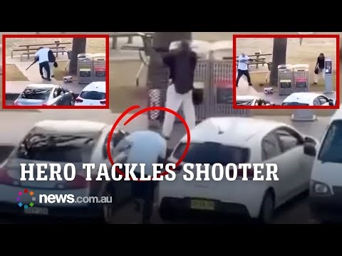 Hero bystander tackles Bondi Beach shooter