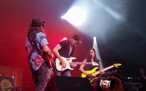 吉他大神STEVE VAI最新现场！嘉宾Nili Brosh & Ellen Alaverdyan ！精彩！