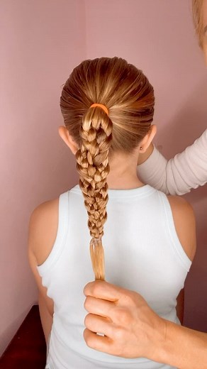 415K views · 2.5K reactions | EASY WET HAIRSTYLE FOR THE SUMMER  lots of requests for wet hairstyles for the summer, I totally get it! Victoria is in a pool or at the beach all summer long. This is an easy one that I love to do! #hairstyles #hairgoals #hairinspo #hairideas | Mom Generations | Facebook