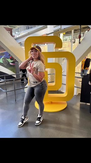 lorraine_sd0 (@lorraine_sd0)’s videos with Sugar - jaywon