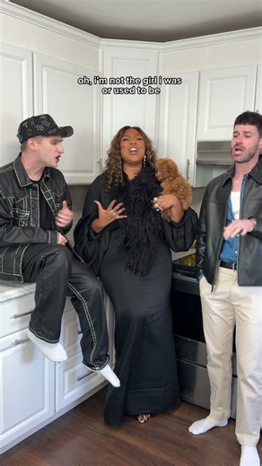 Singing “About Damn Time” with ‪@Lizzo‬ and ‪@AnthonyGargiula‬ 🤩🤍 #sing #lizzo #aboutdamntime