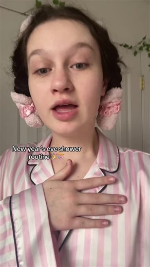 New years ever shower routine 🎉🎊 Happy new year’s eve!!! #showertok #showerroutine #everythingshower #newyearseve #2026