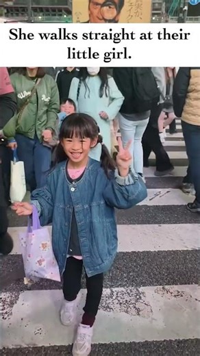 Masked Woman Shoves Little Girl at Shibuya Crossing - Who's Wrong? #shibuya #tokyo #japan #viral