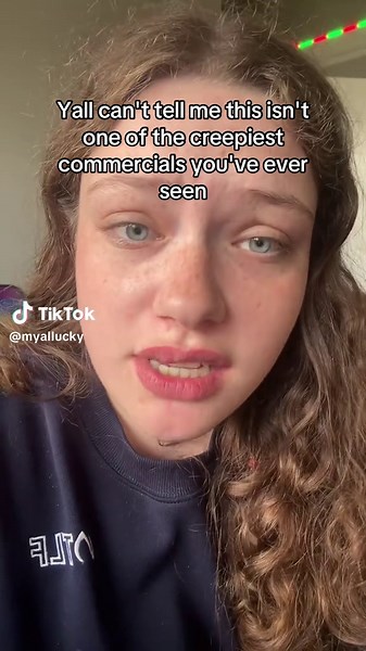 Yeah no absolutely none of this was cool even if it's just sexualizing a soap to sell it that's weird but nah it's a step further even... let alone how if it's really her bath water that should be like illegal to sell as something to rub your body with #bathwater #belledelphine #sydneysweeney #soap