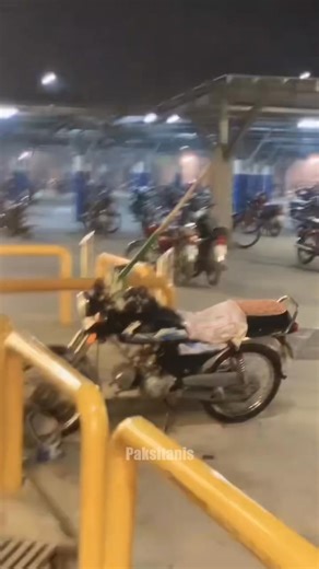 Lahore Right now © paksitanis #Lahore #Basant #BasantFestival #Punjab #Pakistan 🇵🇰 | Developing Pakistan