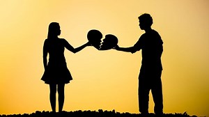 7 Early Warning Signs of A Dying Relationship