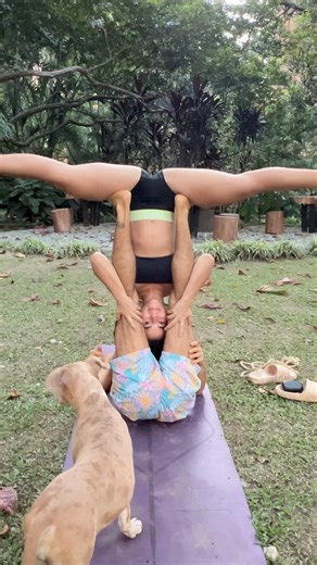 Couple Therapy ! #therapy #yoga #acroyoga