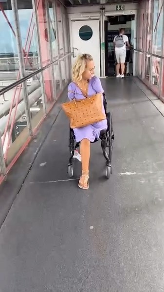 𝐃𝐄𝐍𝐈𝐒𝐄 𝐌𝐀𝐑𝐊𝐎 | T r a v e l v l o g Das Reisen mit #handicap ist nicht immer so easy und stellt mich teilweise vor Herausforderungen. Ich bin mit dem... | Instagram