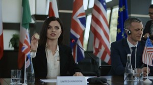 Woman talking about bitcoin on conference - Free Stock Video