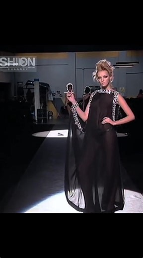 Heather Marks Walks for Dsquared2 Spring Summer 2008