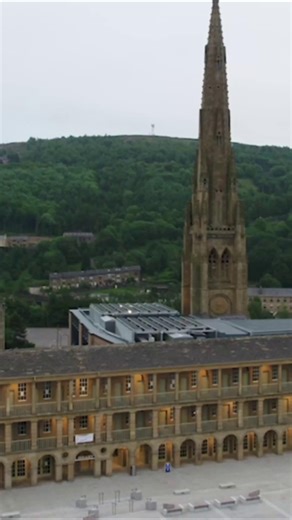 A place where history, creativity and community come together ✨ Visit us and immerse yourself in the rich history of The Piece Hall plus explore three beautiful floors of independent shops, open seven days a week. | The Piece Hall