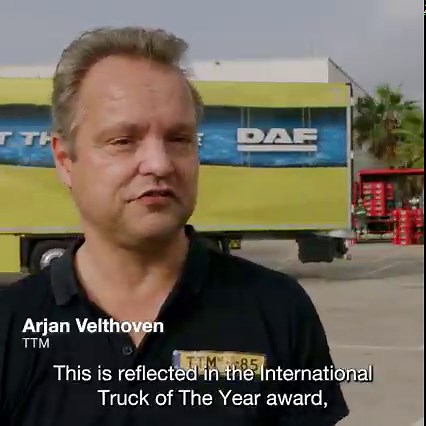 "𝗧𝗵𝗲 𝗱𝗶𝗿𝗲𝗰𝘁 𝘃𝗶𝗲𝘄 𝗶𝘀 𝗳𝗮𝗻𝘁𝗮𝘀𝘁𝗶𝗰. 𝗕𝗲𝘁𝘁𝗲𝗿 𝘁𝗵𝗮𝗻 𝗜 𝗵𝗮𝘃𝗲 𝗲𝘃𝗲𝗿 𝘀𝗲𝗲𝗻 𝗯𝗲𝗳𝗼𝗿𝗲." 😲 Let's go back to Spain for more press reactions to the New Generation DAF XD! | DAF Trucks N.V.