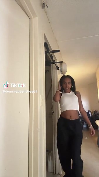 BONNIE BEE LITTLES (@bonniebeelittles69)’s videos with original sound - Spotify.7483