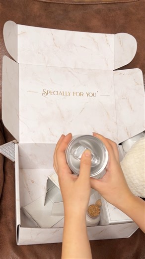 Watch Unbox this exquisite gift basket on Amazon Live