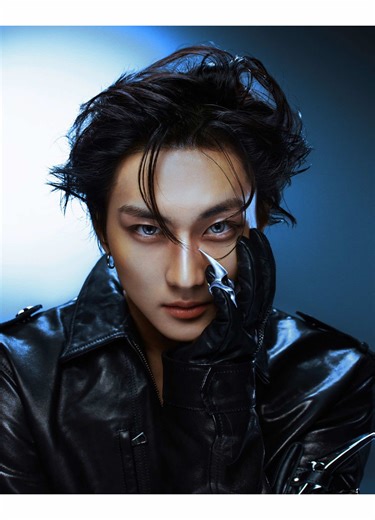 Jungwon's Impressive Pull-Ups: A Must-See Performance!