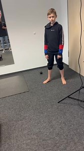 Pacjent 8 lat , z pes equinus (końska stopa ) od 3 lat po skręceniu stopy i urazu kości sześciennej (problem nie jest neurologiczny ) . Zobaczymy jak będzie chodził po 3 miesiącach 💪🏻 #ToonyTherapy #Chiropractor #chiropractic #fizjoterapeuta #physicaltherapist | Toony