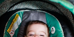 ​What’s better: front or rear facing child car seats?