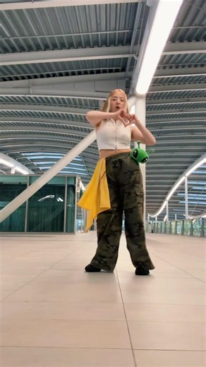 Find the alien VERYY HARD edition 😭 #bluevalentine #metaalienx #kpopcovergroup #nmixx