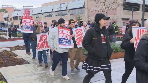 Costco drivers in Washington prepare to strike as contract talks reach deadline