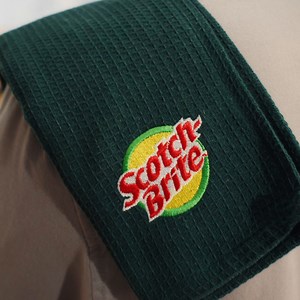 149K views · 5.4K reactions | You know that feeling! When the clean, the tunes AND the kitchen body-roll is just too good? That's the Brite Side baby, get into it 什 ✨ | Scotch-Brite | Facebook