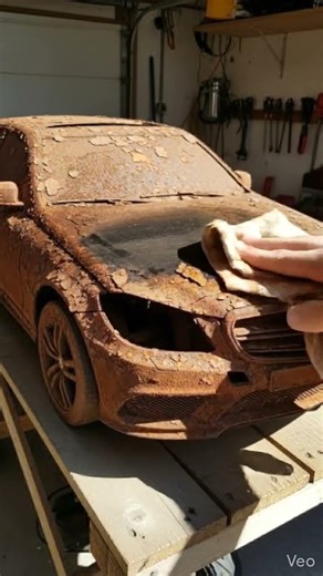 applying new formula spray on marcades car #asmr #satisfying #rust