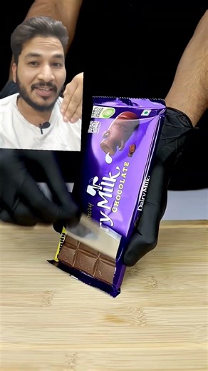 twix chocolate icecream khayi apnay #twix #chocolate #icecream #greenscreen #asmr