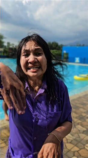 ade dapet ikan di kolam renang #trandingshorts