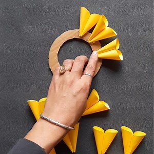 29K views · 248 reactions | easy and quick paper wall hanging ideas | My Arts & Crafts | Facebook