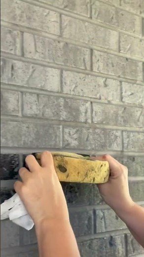 FAST and EAST way to paint brick, black wash or white wash brick full vid -‪@larissaflipshouses‬