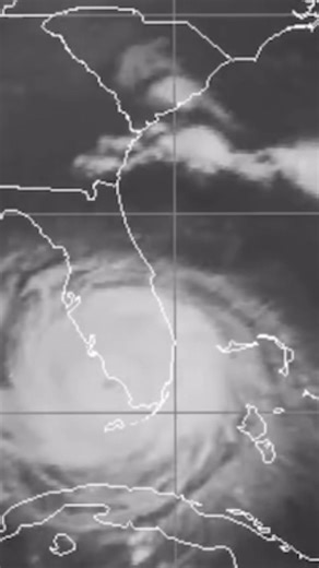Hurricane Andrew struck the Miami area of Florida on this date in 1992. It’s one of just four hurricanes to make landfall in the United States with category 5 strength. (Images from Miami NWS) #hurricane #hurricaneandrew #history #weather #news | Meteorologist Matthew Huddleston
