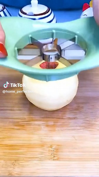 Effortless Fruit Peeling with a Manual Apple Peeler