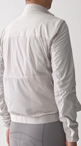 25 reactions | The Flow Insulated Jacket delivers exceptional warmth-to-weight with its lightweight, packable design. Featuring wind-blocking materials and innovative Teijin Octa® insulation, it provides targeted heat retention and protection when colder weather rolls in. | MAAP | Facebook