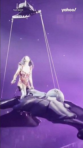 Shocking moment Katy Perry's flying concert prop malfunctions | #yahooaustralia