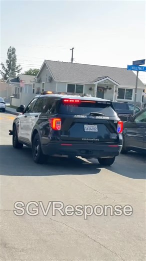 Azusa PD Ford Explorer Responding Code 3 (Code 3 z3)