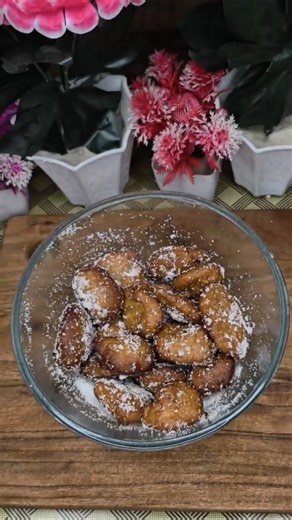 Sister Mera Koi Kaam Nahi Krti 🤐|Gulgule Recipe| #shorts #recipe #tranding #viral #cooking
