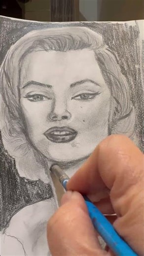 Vintage Hollywood Beauty | Realistic Charcoal Portrait Drawing