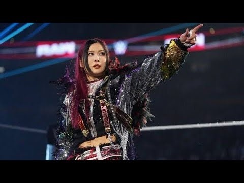 🌍✨ リングを超えて世界を魅了する微笑み ― イヨ・スカイの旅路 ✨🔥