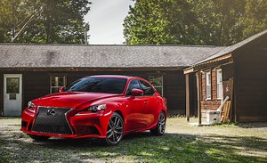 2016 Lexus IS200t F Sport Tested: Four Is More than Six